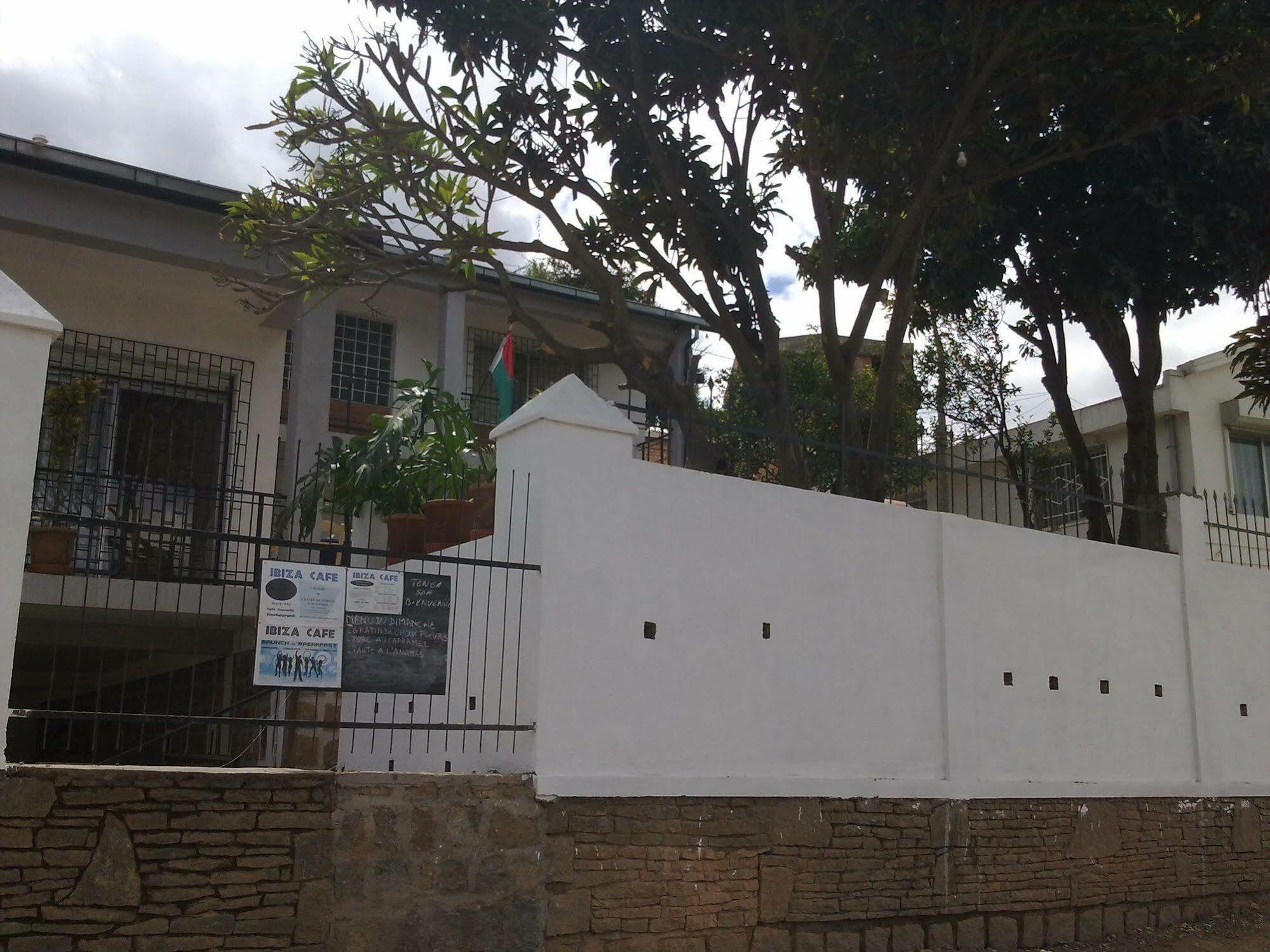 Villa Mahefa - Wifi - Canal Plus - Terrasse & Jardin Antananarivo Exterior foto